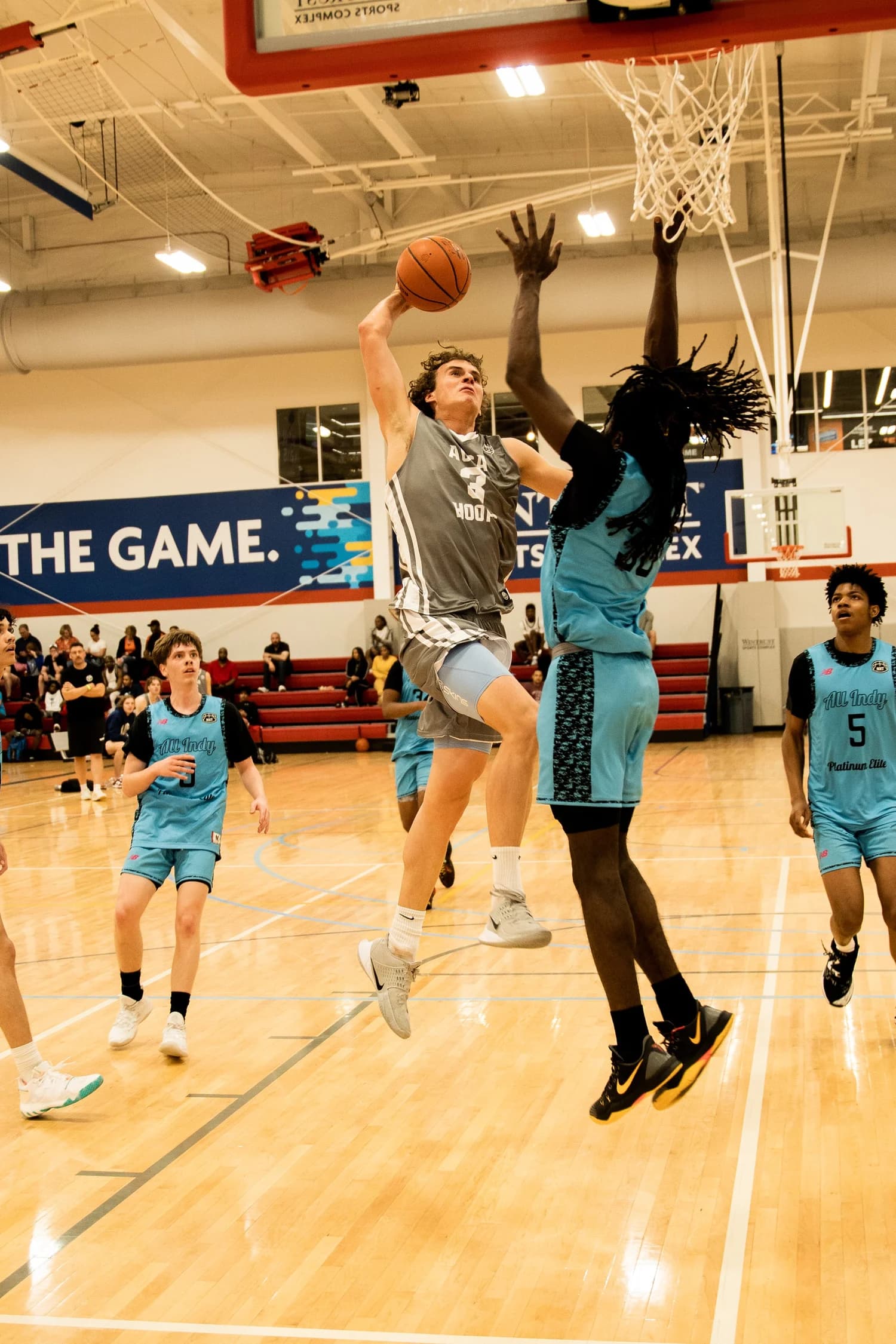 AUSA Hoops athlete driving to the basket on a US tour