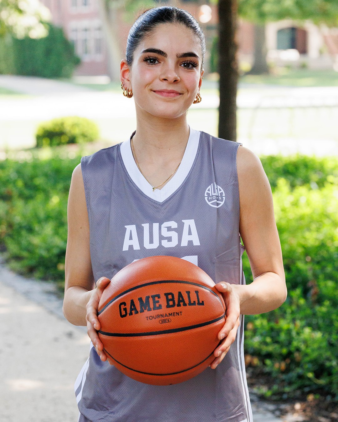 Olivia Pontes Commits to Union College Women's Basketball, graphic